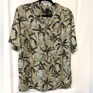 H&M Men’s Medium Green Palm Print Button Down Vacation Shirt (Like New)